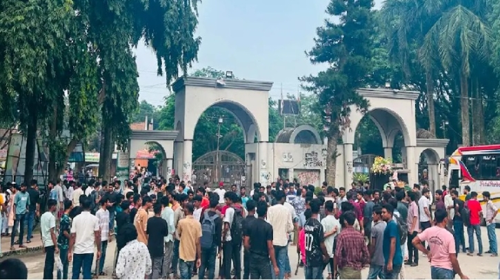 ইবিতে ছাত্রদল-শিবির সংঘর্ষের দিনেই নিষিদ্ধ ছাত্রলীগের কমিটি